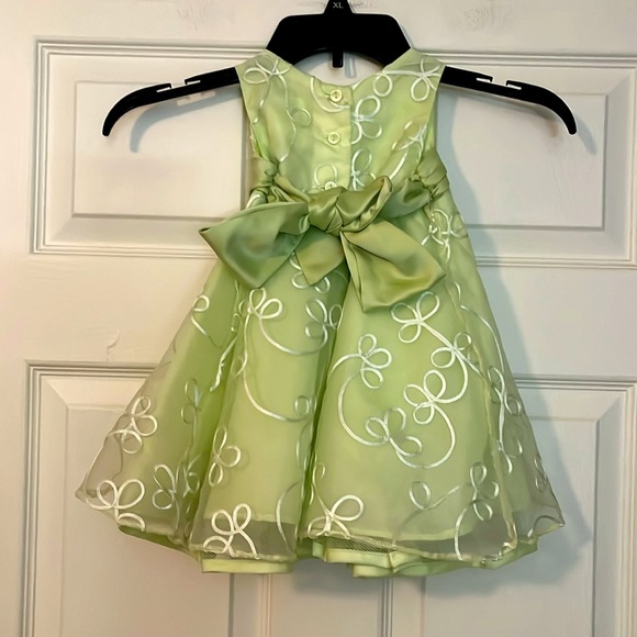 ONLY WORN ONCE!! INFANT GIRLS SLEEVELESS DRESS : SIZE 12 MONTHS - Picture 2 of 2